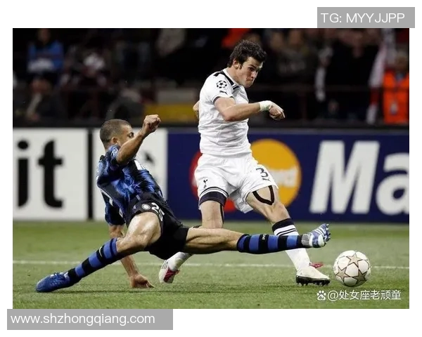 足球明星化身老年人搞笑视频引发热议展现幽默与温情的完美结合 足球明星化身老年人搞笑视频引发热议展现幽默与温情的完美结合