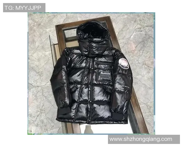 足球明星时尚新潮流西装搭配背包展现个性与风格